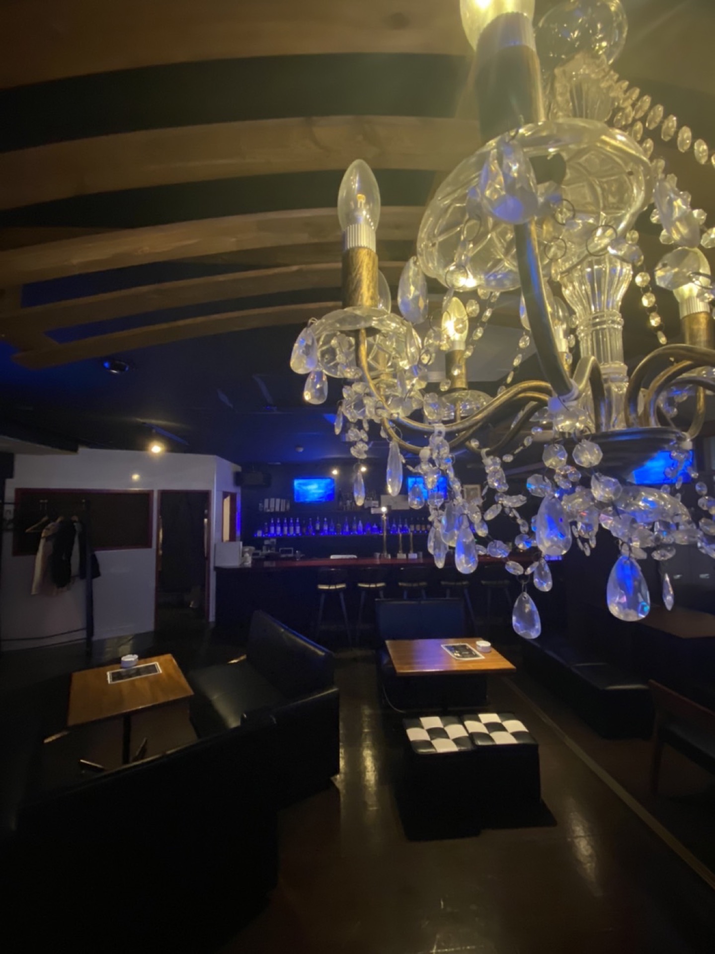 TRIBE 店内